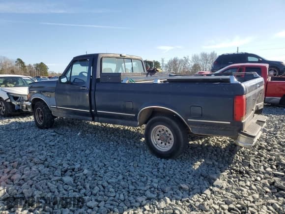 ✅ 1992 Ford F-150 • VIN: 1FTDF15H1NLA30439 • Лот: 86606974. Опубликован ранее на Copart с пробегом Не указан. Бесплатный доступ к архиву аукционных продаж из США и подробный отчёт об истории автомобиля на DreamBid. Изображение 2.