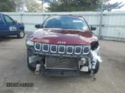 ✅ 2022 Jeep Compass Latitude • VIN: 3C4NJCBB9NT138875 • Lot: 83774745. Wystawiony na Copart z przebiegiem 76 749 mil. Bezpłatny archiwum sprzedaży aukcyjnych z USA i szczegółowy raport historii pojazdu na DreamBid. Zdjęcie 5.