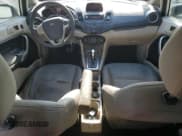 ✅ 2013 Ford Fiesta SE • VIN: 3FADP4BJ9DM167072 • Лот: 82545105. Опубликован ранее на Copart с пробегом 147 949 миль. Бесплатный доступ к архиву аукционных продаж из США и подробный отчёт об истории автомобиля на DreamBid. Изображение 8.