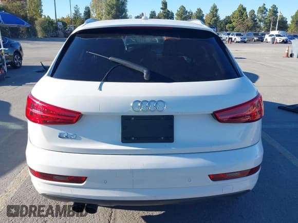 ✅ 2018 Audi Q3 Premium • VIN: WA1BCCFS1JR025281 • Лот: 43562933. Опубликован ранее на IAAI с пробегом 106 138 миль. Бесплатный доступ к архиву аукционных продаж из США и подробный отчёт об истории автомобиля на DreamBid. Изображение 17.