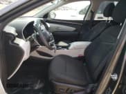 ✅ 2022 Hyundai Tucson SEL • VIN: 5NMJB3AEXNH084457 • Lot: 56005524. Wystawiony na Copart z przebiegiem 18 015 mil. Bezpłatny archiwum sprzedaży aukcyjnych z USA i szczegółowy raport historii pojazdu na DreamBid. Zdjęcie 7.