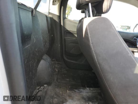 ✅ 2020 Chevrolet Colorado 2WD LT • VIN: 1GCHSCEA3L1214012 • Lot: 92412255. Wystawiony na Copart z przebiegiem 85 035 mil. Bezpłatny archiwum sprzedaży aukcyjnych z USA i szczegółowy raport historii pojazdu na DreamBid. Zdjęcie 10.