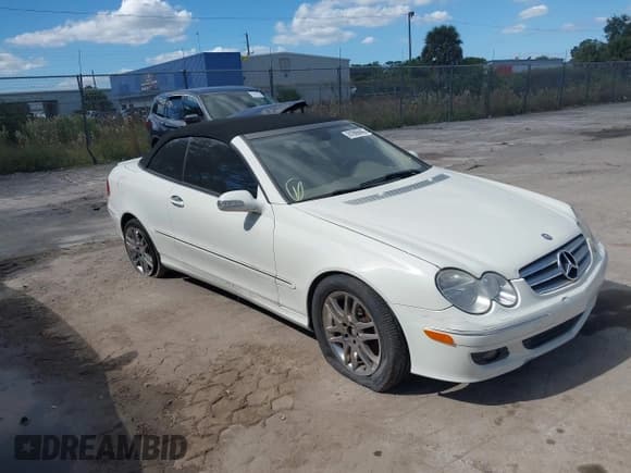 ✅ 2009 Mercedes-Benz CLK 350 • VIN: WDBTK56F39T101902 • Лот: 43510587. Опубликован ранее на IAAI с пробегом 97 404 миль. Бесплатный доступ к архиву аукционных продаж из США и подробный отчёт об истории автомобиля на DreamBid. Изображение 1.