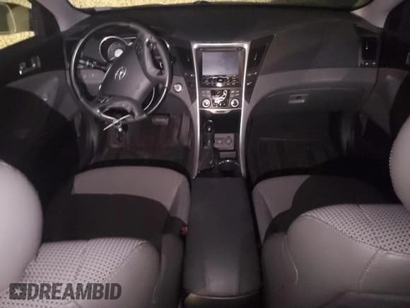 ✅ 2012 Hyundai Sonata SE • VIN: 5NPEC4ABXCH419484 • Лот: 92595555. Опубликован ранее на Copart с пробегом Не указан. Бесплатный доступ к архиву аукционных продаж из США и подробный отчёт об истории автомобиля на DreamBid. Изображение 8.