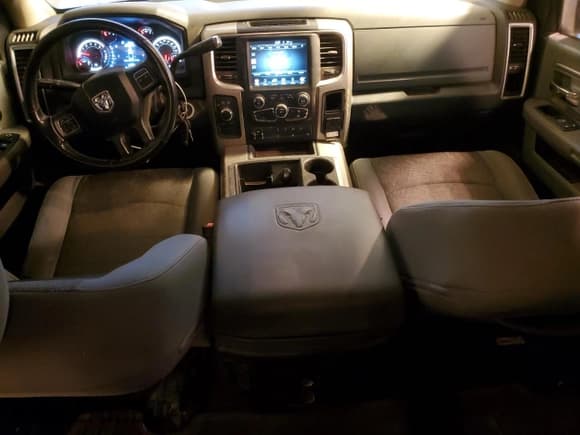 ✅ 2014 Ram 2500 SLT • VIN: 3C6UR5DLXEG270503 • Lot: 83598754. Listed on Copart with 202,892 mi. Free auction sales archive from the USA and detailed vehicle history report at DreamBid. Image 8.