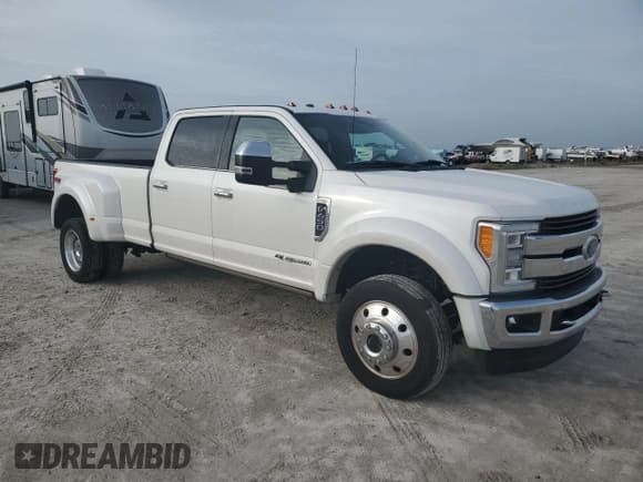 ✅ 2018 Ford F-450 XL • VIN: 1FT8W4DT0JEC17422 • Lot: 77902494. Wystawiony na Copart z przebiegiem 64 007 mil. Bezpłatny archiwum sprzedaży aukcyjnych z USA i szczegółowy raport historii pojazdu na DreamBid. Zdjęcie 4.