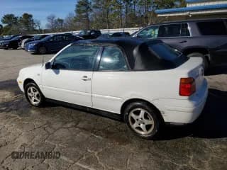 ✅ 2001 Volkswagen Cabriolet GLS • VIN: 3VWCC21V11M810825 • Lot: 88196615. Wystawiony na Copart z przebiegiem 223 488 mil. Bezpłatny archiwum sprzedaży aukcyjnych z USA i szczegółowy raport historii pojazdu na DreamBid. Zdjęcie 2.