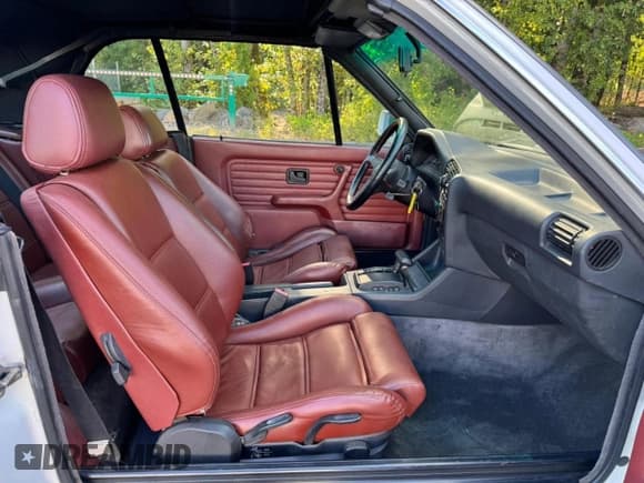 ✅ 1987 BMW 3 Series • VIN: WBABB2300H1943325 • Lot: 67386925. Listed on Copart with 127,964 mi. Free auction sales archive from the USA and detailed vehicle history report at DreamBid. Image 5.