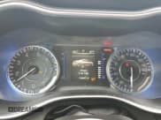 ✅ 2015 Chrysler 200 Limited • VIN: 1C3CCCAB0FN646046 • Lot: 63771975. Wystawiony na Copart z przebiegiem 134 847 mil. Bezpłatny archiwum sprzedaży aukcyjnych z USA i szczegółowy raport historii pojazdu na DreamBid. Zdjęcie 9.