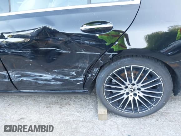 ✅ 2024 Mercedes-Benz C 300 • VIN: W1KAF4HB9RR157525 • Лот: 42578928. Опубликован ранее на IAAI с пробегом 7 139 миль. Бесплатный доступ к архиву аукционных продаж из США и подробный отчёт об истории автомобиля на DreamBid. Изображение 18.