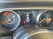 ✅ 2020 Jeep Gladiator Sport S • VIN: 1C6HJTAG1LL139948 • Lot: 89674845. Wystawiony na Copart z przebiegiem 74 779 mil. Bezpłatny archiwum sprzedaży aukcyjnych z USA i szczegółowy raport historii pojazdu na DreamBid. Zdjęcie 9.