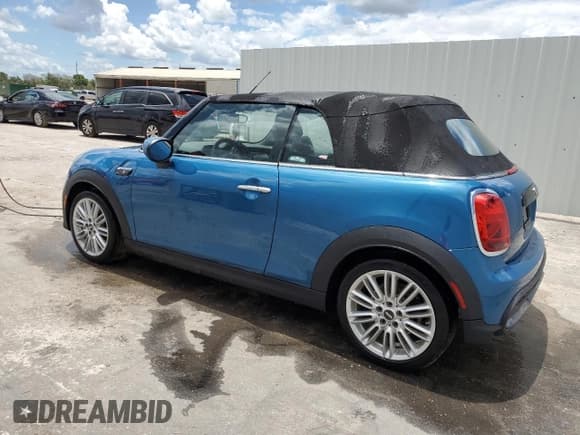 ✅ 2024 MINI Convertible Cooper S • VIN: WMW43DL04R3S07687 • Lot: 61787484. Wystawiony na Copart z przebiegiem 6 465 mil. Bezpłatny archiwum sprzedaży aukcyjnych z USA i szczegółowy raport historii pojazdu na DreamBid. Zdjęcie 2.