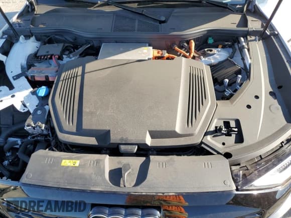 ✅ 2024 Audi Q8 e-tron Premium Plus • VIN: WA15AAGE4RB049434 • Лот: 83839334. Опубликован ранее на Copart с пробегом 7 236 миль. Бесплатный доступ к архиву аукционных продаж из США и подробный отчёт об истории автомобиля на DreamBid. Изображение 12.