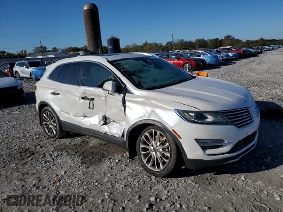 ✅ 2015 Lincoln MKC • VIN: 5LMCJ1A91FUJ01281 • Lot: 82729675. Listed on Copart with 223,306 mi. Free auction sales archive from the USA and detailed vehicle history report at DreamBid. Image 4.