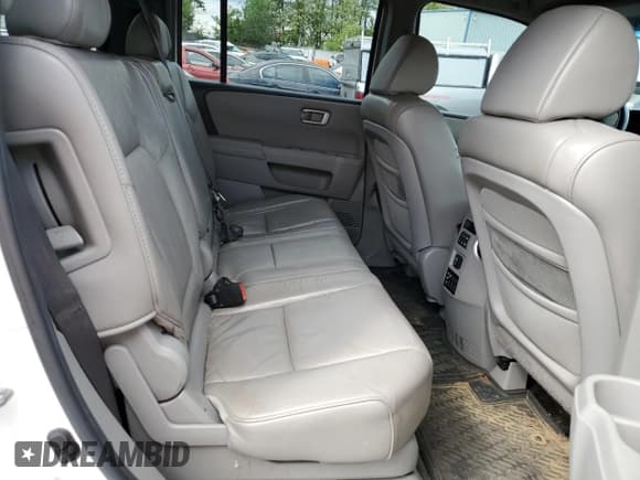 ✅ 2010 Honda Pilot EX-L • VIN: 5FNYF3H66AB015536 • Lot: 56140035. Listed on Copart with 228,604 mi. Free auction sales archive from the USA and detailed vehicle history report at DreamBid. Image 11.