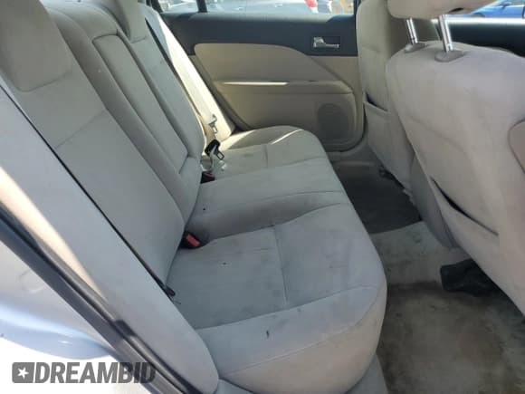 ✅ 2009 Mercury Milan • VIN: 3MEHM07Z09R621648 • Lot: 80896445. Wystawiony na Copart z przebiegiem 186 189 mil. Bezpłatny archiwum sprzedaży aukcyjnych z USA i szczegółowy raport historii pojazdu na DreamBid. Zdjęcie 10.