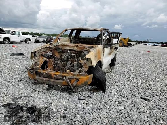 ✅ 2004 Ford F-150 STX • VIN: 1FTRX14W14NA48445 • Лот: 80184975. Опубликован ранее на Copart с пробегом Не указан. Бесплатный доступ к архиву аукционных продаж из США и подробный отчёт об истории автомобиля на DreamBid. Изображение 13.