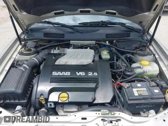 ✅ 1996 Saab 900 • VIN: YS3DF78V3T7001155 • Lot: 42552301. Wystawiony na IAAI z przebiegiem 333 295 mil. Bezpłatny archiwum sprzedaży aukcyjnych z USA i szczegółowy raport historii pojazdu na DreamBid. Zdjęcie 9.