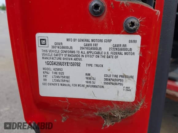 ✅ 2000 Chevrolet Silverado 2500 LS • VIN: 1GCGK29U3YE159782 • Lot: 42568821. Wystawiony na IAAI z przebiegiem 172 387 mil. Bezpłatny archiwum sprzedaży aukcyjnych z USA i szczegółowy raport historii pojazdu na DreamBid. Zdjęcie 9.