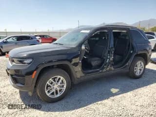 ✅ 2025 Jeep Grand Cherokee Altitude X • VIN: 1C4RJHAG5SC288016 • Лот: 67479235. Опубликован ранее на Copart с пробегом 17 880 миль. Бесплатный доступ к архиву аукционных продаж из США и подробный отчёт об истории автомобиля на DreamBid. Изображение 1.