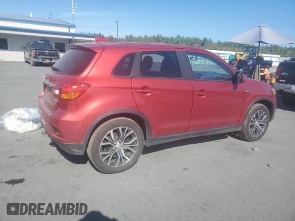 2018 Mitsubishi Outlander SE с VIN JA4AR3AW6JU001544, выставлен на аукционе Copart как лот 82106355 с пробегом 237 661 миль миль и Списание • Salvage title. История ставок и продаж доступна на DreamBid. Изображение 3.