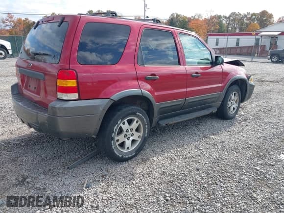 ✅ 2005 Ford Escape XLT • VIN: 1FMYU931X5KB15339 • Lot: 43483110. Listed on IAAI with 138,608 mi. Free auction sales archive from the USA and detailed vehicle history report at DreamBid. Image 4.
