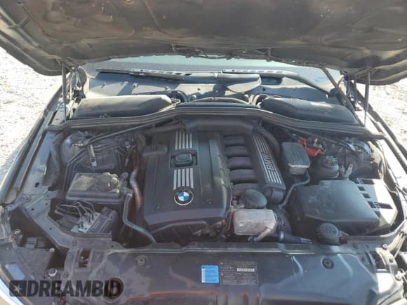 ✅ 2010 BMW 5 Series 528i • VIN: WBANU5C50AC460027 • Lot: 82185175. Wystawiony na Copart z przebiegiem 183 845 mil. Bezpłatny archiwum sprzedaży aukcyjnych z USA i szczegółowy raport historii pojazdu na DreamBid. Zdjęcie 11.