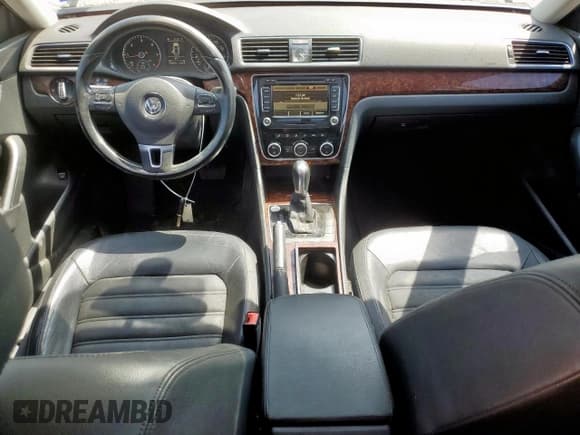 ✅ 2012 Volkswagen Passat SEL Premium • VIN: 1VWCN7A33CC060967 • Lot: 68462835. Listed on Copart with 138,859 mi. Free auction sales archive from the USA and detailed vehicle history report at DreamBid. Image 8.