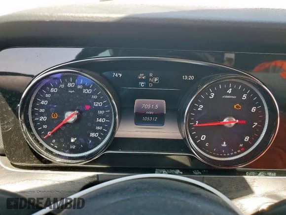 ✅ 2019 Mercedes-Benz E 450 • VIN: WDD1J6HB1KF115545 • Лот: 52817155. Опубликован ранее на Copart с пробегом 105 312 миль. Бесплатный доступ к архиву аукционных продаж из США и подробный отчёт об истории автомобиля на DreamBid. Изображение 9.