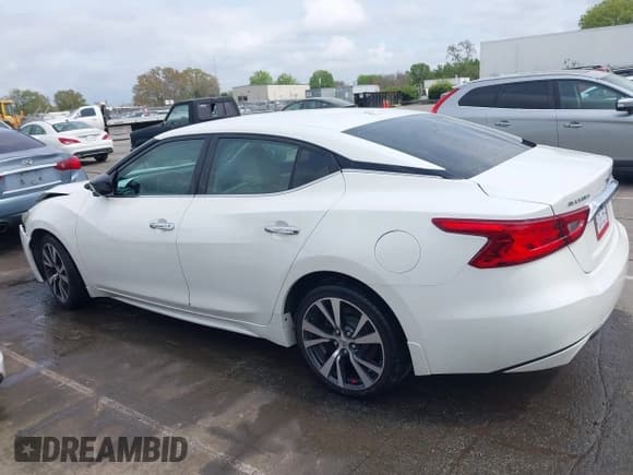 ✅ 2016 Nissan Maxima S • VIN: 1N4AA6AP3GC417157 • Lot: 41919516. Wystawiony na IAAI z przebiegiem 141 775 mil. Bezpłatny archiwum sprzedaży aukcyjnych z USA i szczegółowy raport historii pojazdu na DreamBid. Zdjęcie 15.
