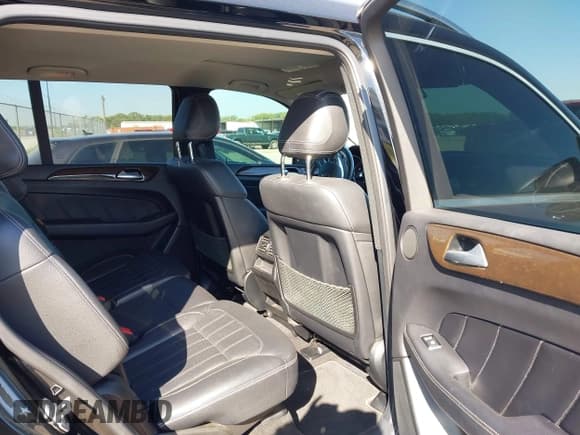 ✅ 2015 Mercedes-Benz GL 450 • VIN: 4JGDF6EE4FA475494 • Lot: 43376406. Listed on IAAI with 205,298 mi. Free auction sales archive from the USA and detailed vehicle history report at DreamBid. Image 8.