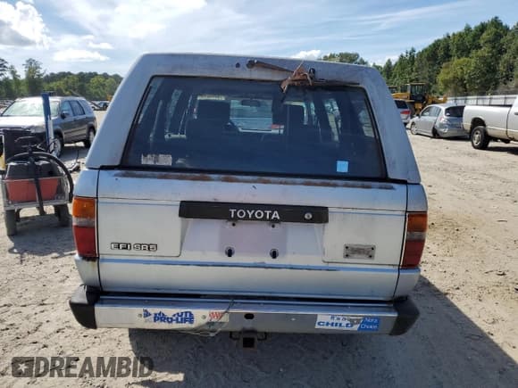 ✅ 1988 Toyota 4Runner Deluxe • VIN: JT4RN62S0J0187851 • Лот: 70383215. Опубликован ранее на Copart с пробегом 221 009 миль. Бесплатный доступ к архиву аукционных продаж из США и подробный отчёт об истории автомобиля на DreamBid. Изображение 6.