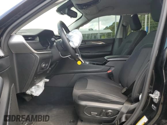 ✅ 2022 Jeep Grand Cherokee Altitude • VIN: 1C4RJJAG4N8631106 • Lot: 61892565. Listed on Copart with 66,710 mi. Free auction sales archive from the USA and detailed vehicle history report at DreamBid. Image 7.