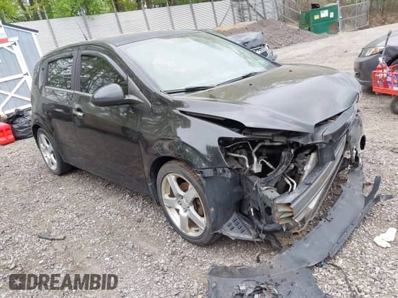 ✅ 2013 Chevrolet Sonic LTZ • VIN: 1G1JF6SBXD4141296 • Лот: 42242684. Размещён на IAAI с пробегом 234 918 миль миль. Получите бесплатный доступ к архиву аукционных продаж из США и посмотрите подробный отчёт об истории автомобиля на DreamBid. Изображение 1.