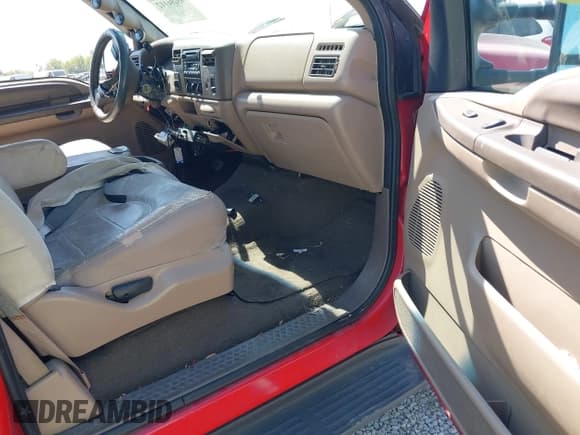 ✅ 1999 Ford F-250 XL • VIN: 1FTNX21F5XED69563 • Lot: 43206112. Listed on IAAI with 295,491 mi. Free auction sales archive from the USA and detailed vehicle history report at DreamBid. Image 5.