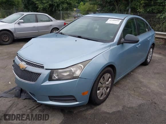 2012 Chevrolet Cruze LS z VIN 1G1PC5SHXC7312918, wystawiony jako IAAI lot #42380000 z przebiegiem 204 452 mil mil oraz . Historia ofert i sprzedaży dostępna na DreamBid. Obrazek 17.