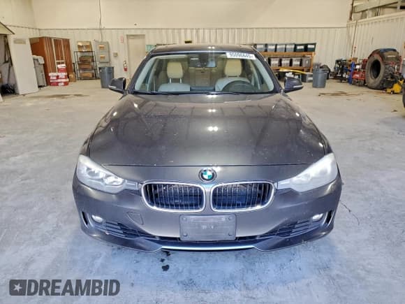 ✅ 2013 BMW 3 Series 328i xDrive • VIN: WBA3B3C57DF539635 • Lot: 95096645. Wystawiony na Copart z przebiegiem 142 733 mil. Bezpłatny archiwum sprzedaży aukcyjnych z USA i szczegółowy raport historii pojazdu na DreamBid. Zdjęcie 5.