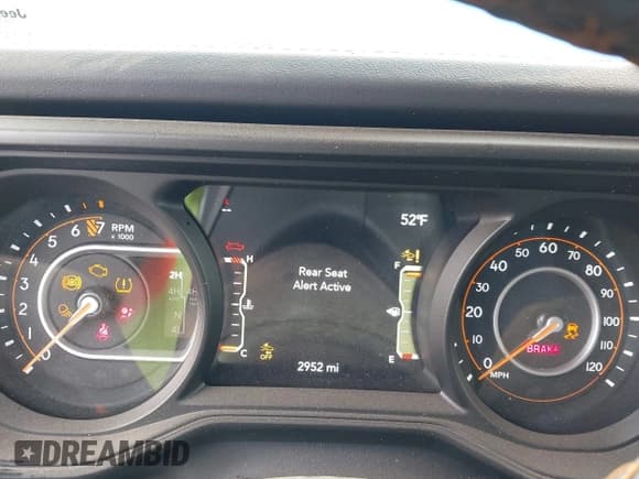 ✅ 2024 Jeep Gladiator Mojave X • VIN: 1C6JJTEG5RL121313 • Lot: 41013599. Listed on IAAI with 2,952 mi. Free auction sales archive from the USA and detailed vehicle history report at DreamBid. Image 7.