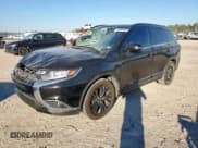 ✅ 2018 Mitsubishi Outlander SE • VIN: JA4AD3A34JZ047168 • Lot: 90980635. Listed on Copart with 130,829 mi. Free auction sales archive from the USA and detailed vehicle history report at DreamBid. Image 1.