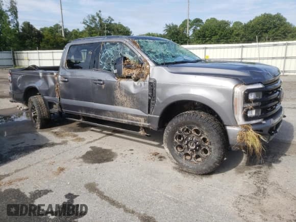 ✅ 2024 Ford F-250 XL • VIN: 1FT8W2BT0REC27595 • Lot: 64585624. Listed on Copart with Not provided. Free auction sales archive from the USA and detailed vehicle history report at DreamBid. Image 4.