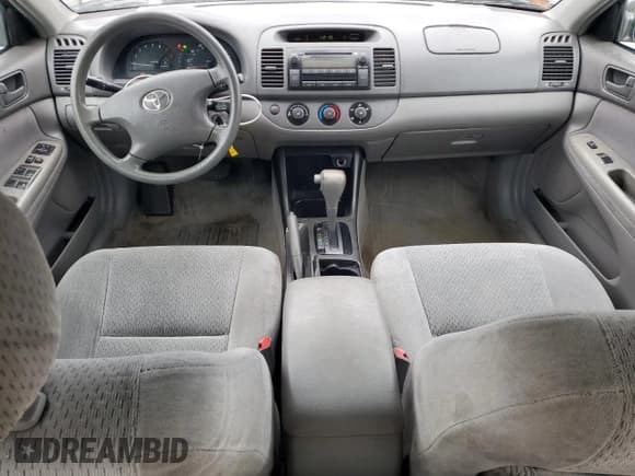 ✅ 2004 Toyota Camry LE • VIN: 4T1BE32K64U939061 • Lot: 91570345. Wystawiony na Copart z przebiegiem 225 181 mil. Bezpłatny archiwum sprzedaży aukcyjnych z USA i szczegółowy raport historii pojazdu na DreamBid. Zdjęcie 8.