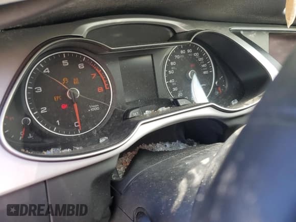 ✅ 2015 Audi A4 Premium Plus • VIN: WAUFFAFL6FN041063 • Lot: 70939795. Wystawiony na Copart z przebiegiem Nie podano. Bezpłatny archiwum sprzedaży aukcyjnych z USA i szczegółowy raport historii pojazdu na DreamBid. Zdjęcie 9.