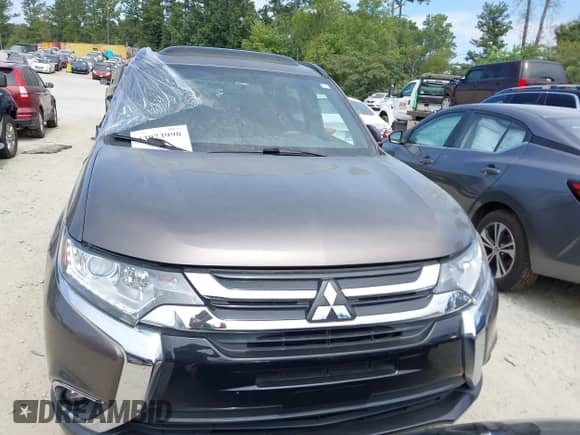 2018 Mitsubishi Outlander SE with VIN JA4AD3A38JZ018658, listed as a IAAI auction lot 43073998 with 118,207 mi miles and . Bid and sale history available at DreamBid. Image 12.