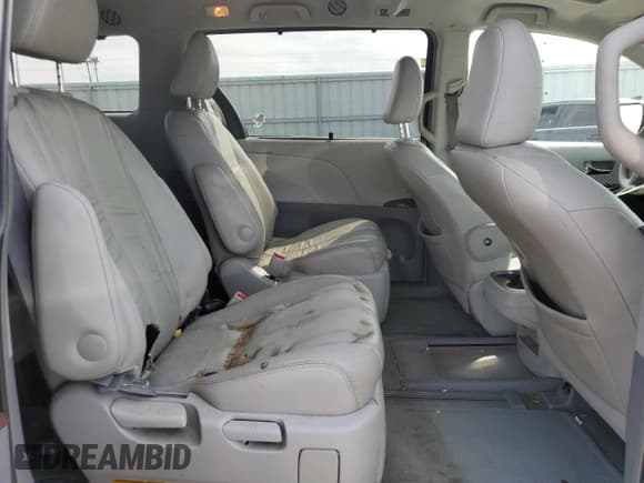 ✅ 2014 Toyota Sienna Limited • VIN: 5TDDK3DC0ES088229 • Lot: 71586405. Listed on Copart with 152,732 mi. Free auction sales archive from the USA and detailed vehicle history report at DreamBid. Image 11.