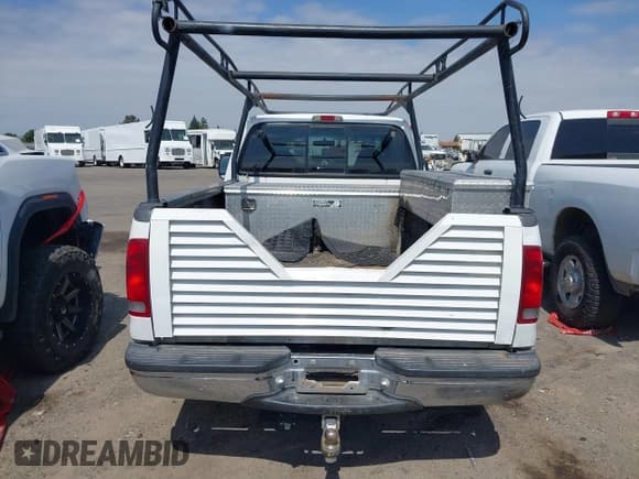 ✅ 1999 Ford F-250 XL • VIN: 1FTNX20F3XEB67936 • Lot: 42052426. Listed on IAAI with 216,245 mi. Free auction sales archive from the USA and detailed vehicle history report at DreamBid. Image 16.