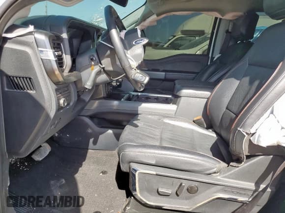 ✅ 2024 Ford F-350 XL • VIN: 1FT8W3DM9RED00619 • Лот: 66004645. Опубликован ранее на Copart с пробегом 92 882 миль. Бесплатный доступ к архиву аукционных продаж из США и подробный отчёт об истории автомобиля на DreamBid. Изображение 7.