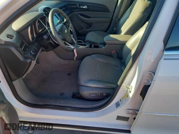 2015 Chevrolet Malibu LT z VIN 1G11C5SLXFF179954, wystawiony jako Copart lot #91450035 z przebiegiem 198 710 mil mil oraz Czysty tytuł • Clean title. Historia ofert i sprzedaży dostępna na DreamBid. Obrazek 7.