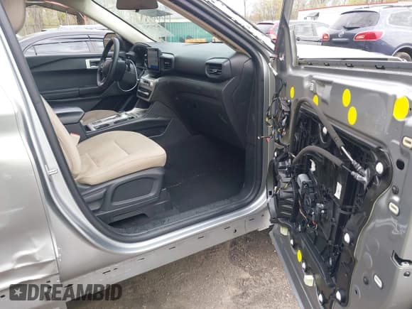 ✅ 2022 Ford Explorer • VIN: 1FMSK7BH9NGA08252 • Лот: 42012523. Опубликован ранее на IAAI с пробегом 122 293 миль. Бесплатный доступ к архиву аукционных продаж из США и подробный отчёт об истории автомобиля на DreamBid. Изображение 5.