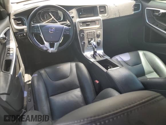 ✅ 2015 Volvo V60 T5 Drive-E Premier • VIN: YV140MEK8F1227663 • Lot: 69249665. Wystawiony na Copart z przebiegiem 130 909 mil. Bezpłatny archiwum sprzedaży aukcyjnych z USA i szczegółowy raport historii pojazdu na DreamBid. Zdjęcie 8.