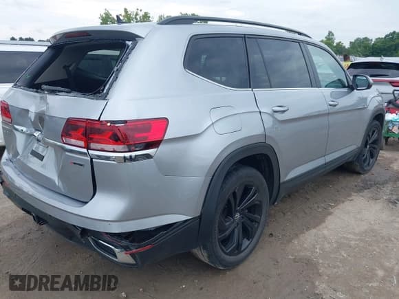 ✅ 2022 Volkswagen Atlas SE • VIN: 1V2HR2CA0NC547492 • Lot: 42819070. Listed on IAAI with 52,236 mi. Free auction sales archive from the USA and detailed vehicle history report at DreamBid. Image 4.